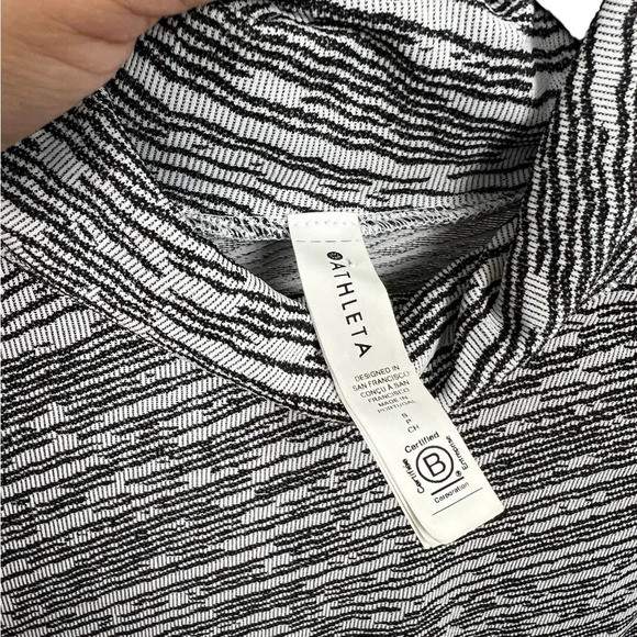 Athleta Women's S Flurry Blizzard Seamless Turtleneck Color Wren Black - Picture 3 of 7